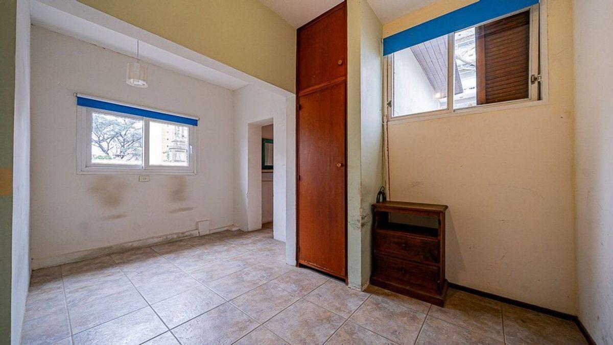 VENTA CASA EN OLIVOS CUATRO AMBIENTES