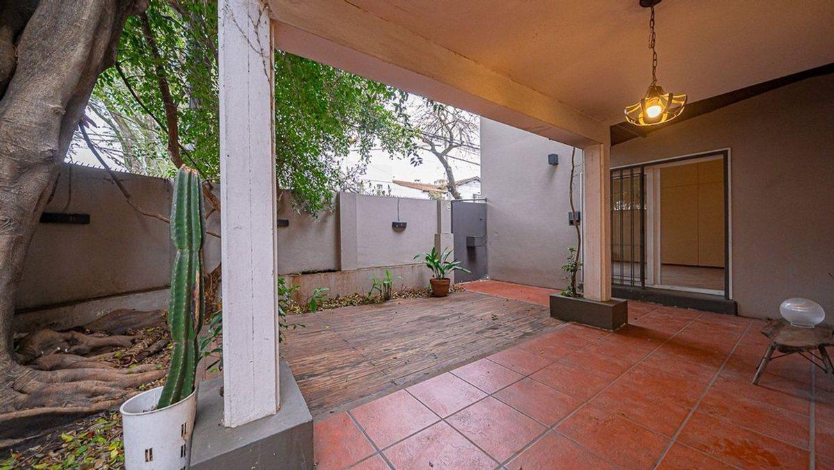 VENTA CASA EN OLIVOS CUATRO AMBIENTES