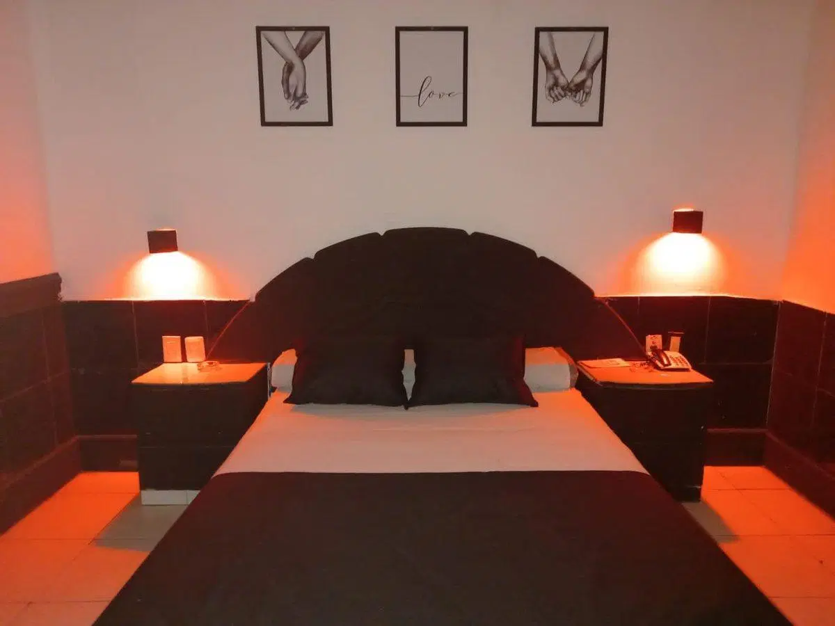 VENTA HOTEL FLORES EN FUNCIONAMIENTO 4
