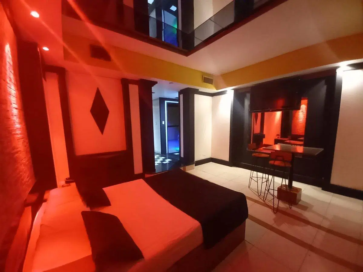 VENTA HOTEL FLORES EN FUNCIONAMIENTO 3