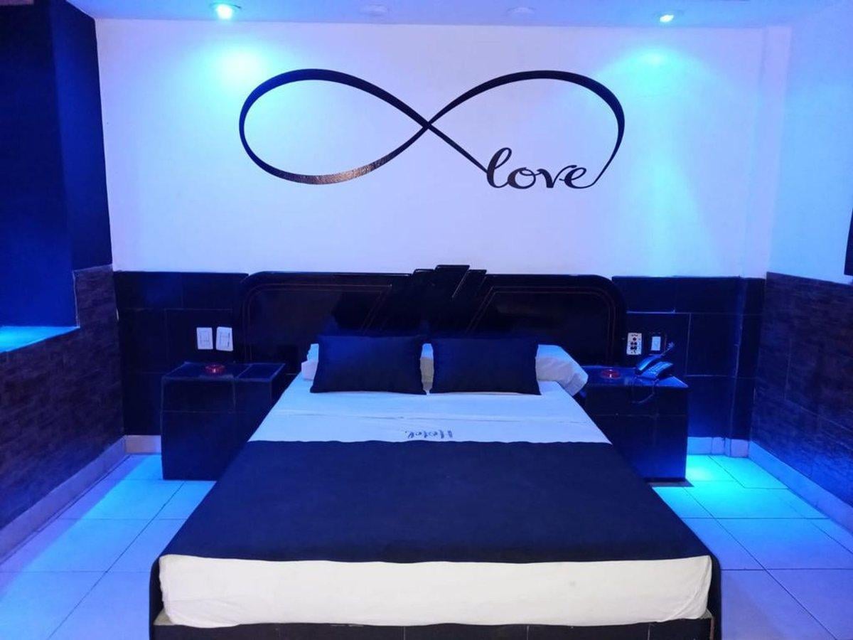VENTA HOTEL FLORES EN FUNCIONAMIENTO