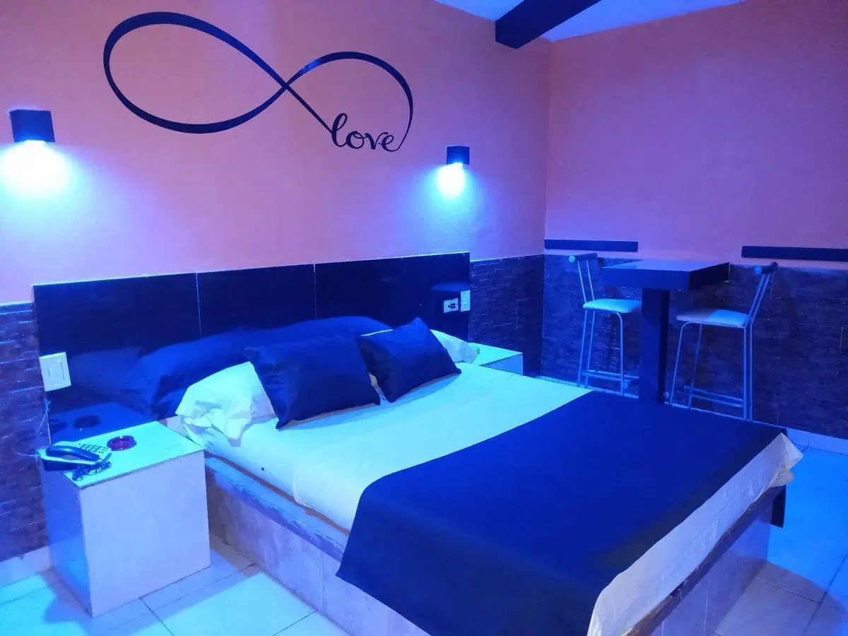 VENTA HOTEL FLORES EN FUNCIONAMIENTO 5