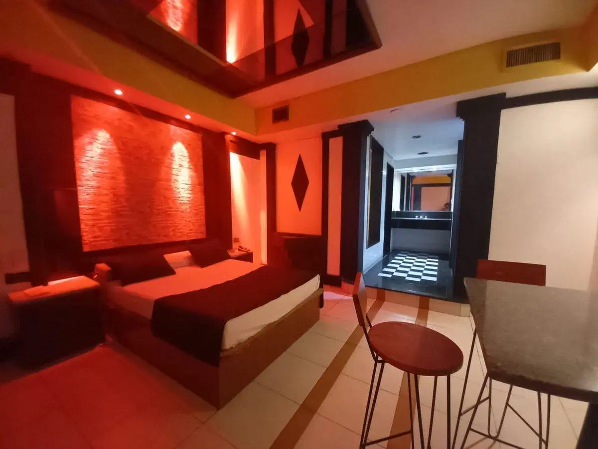 VENTA HOTEL FLORES EN FUNCIONAMIENTO 3