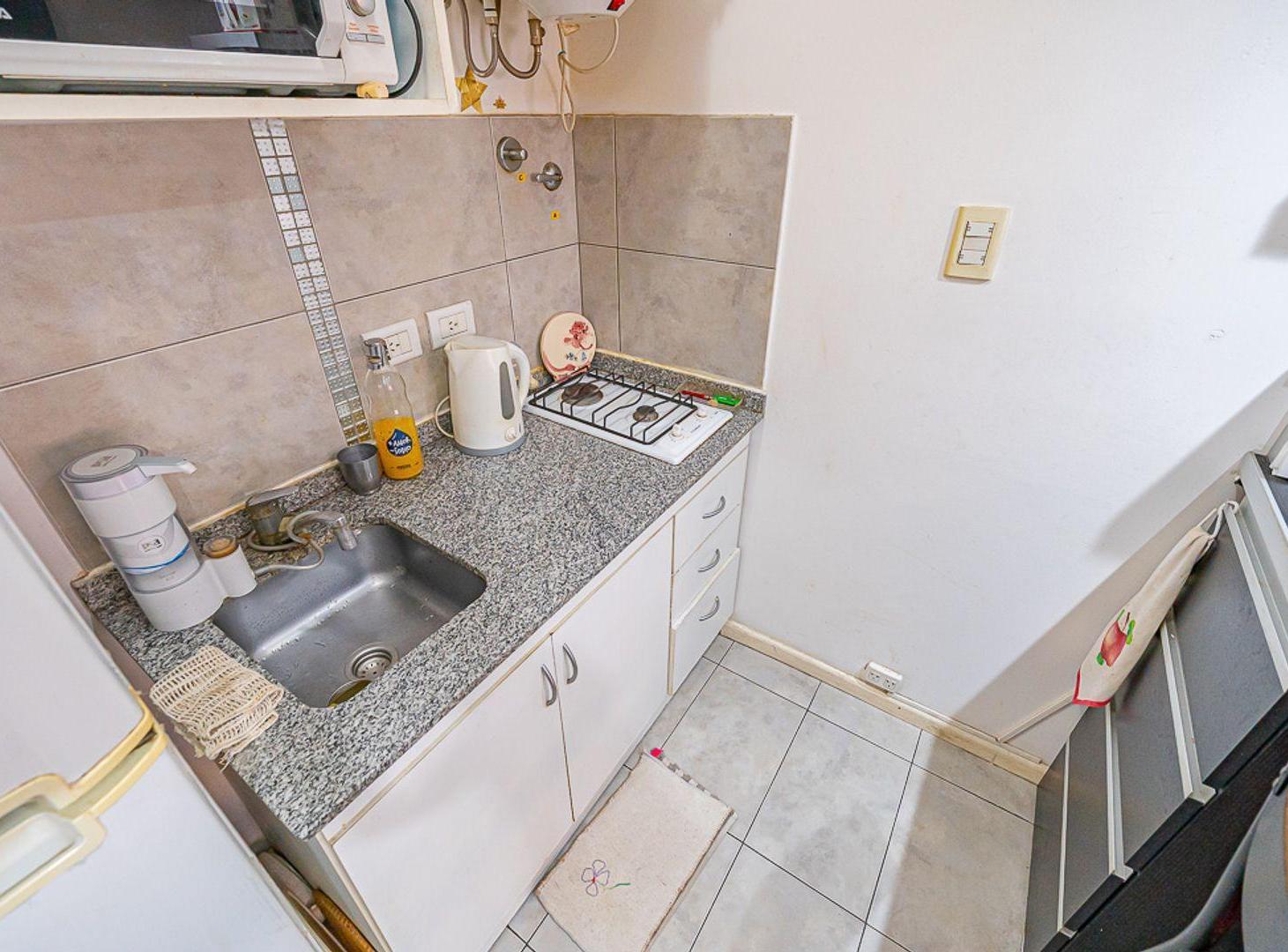 Foto de VENTA DEPARTAMENTO MONOAMBIENTE EN MONTE CASTRO, imagen 3