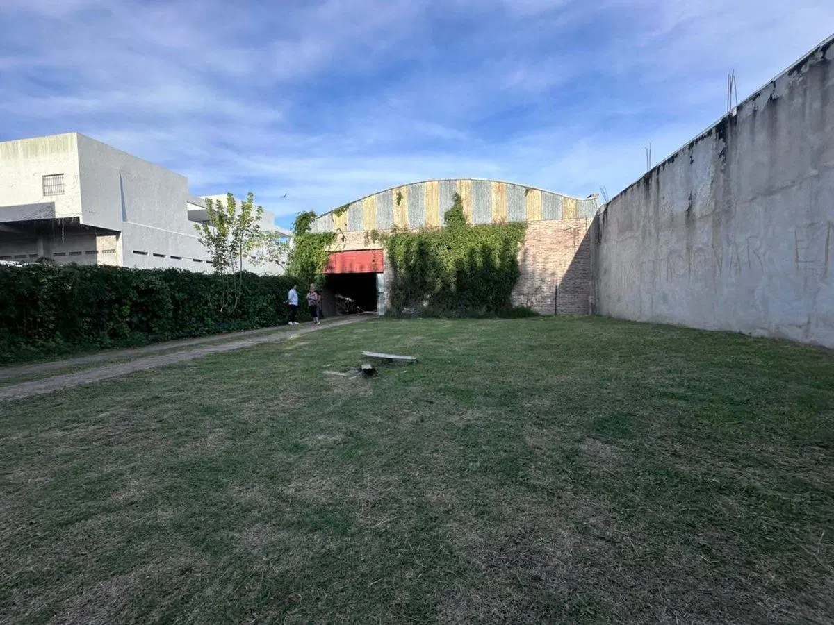 VENTA TERRENO MAS GALPON EN MARCOS PAZ 3