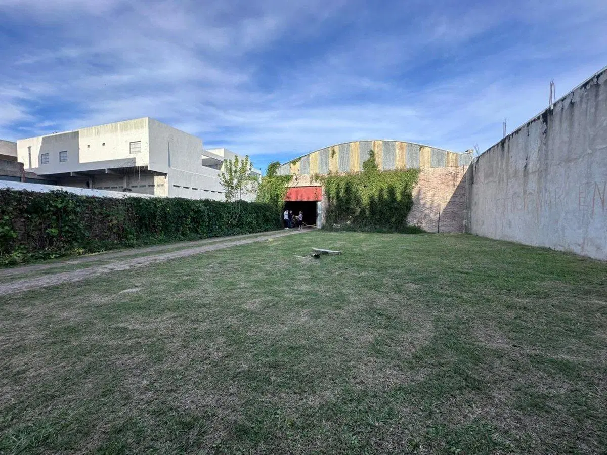 VENTA TERRENO MAS GALPON EN MARCOS PAZ 2
