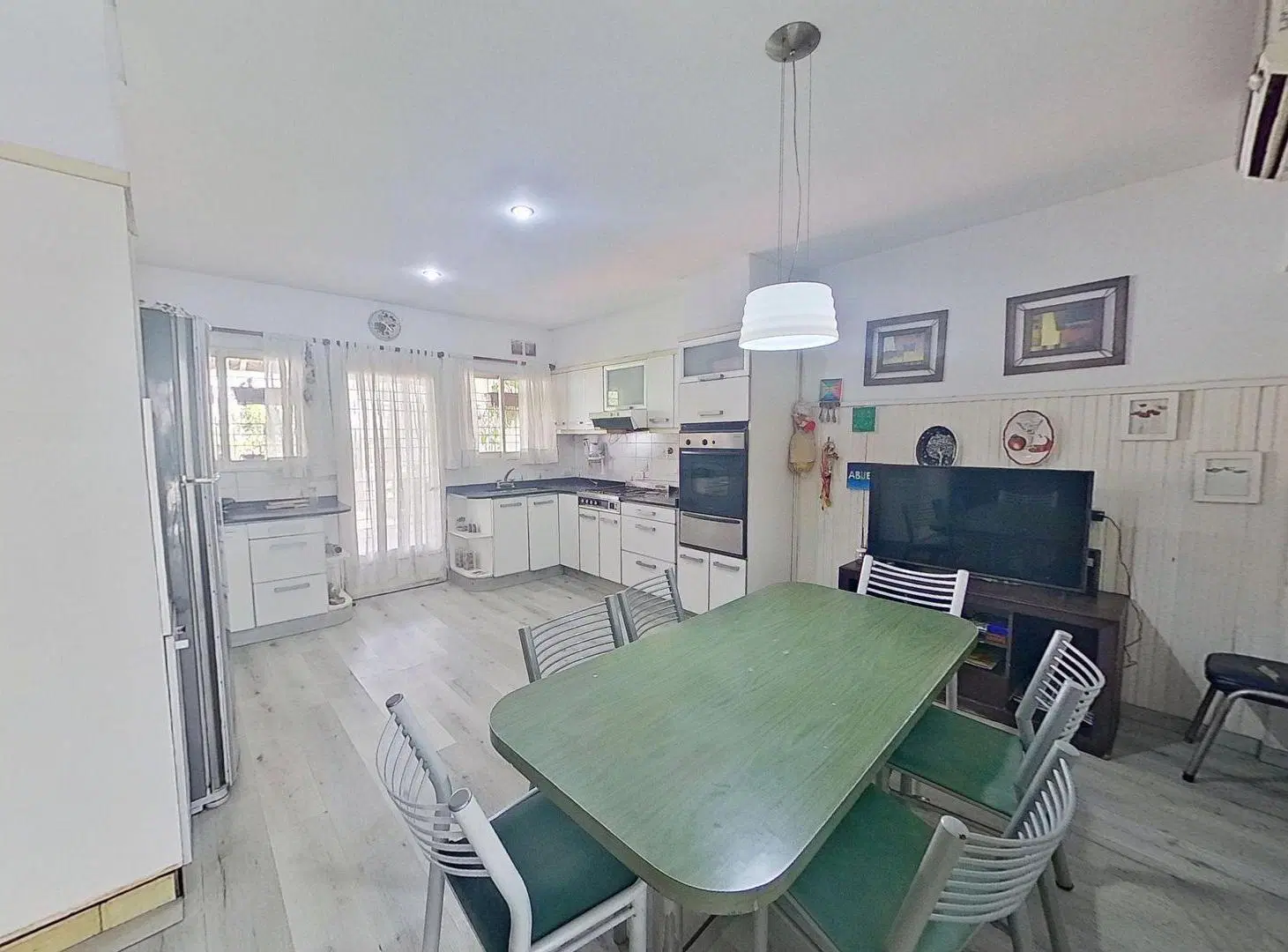 VENTA CASA 5 AMBIENTES VILLA REAL FONDO PARRILLA 5