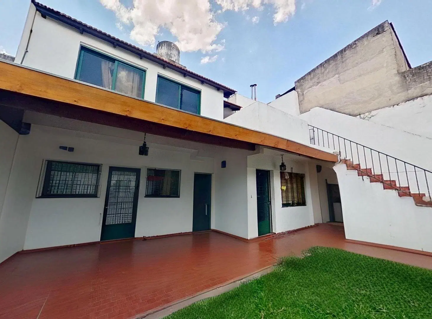 VENTA CASA 4 AMBIENTES VILLA REAL FONDO PARRILLA 3