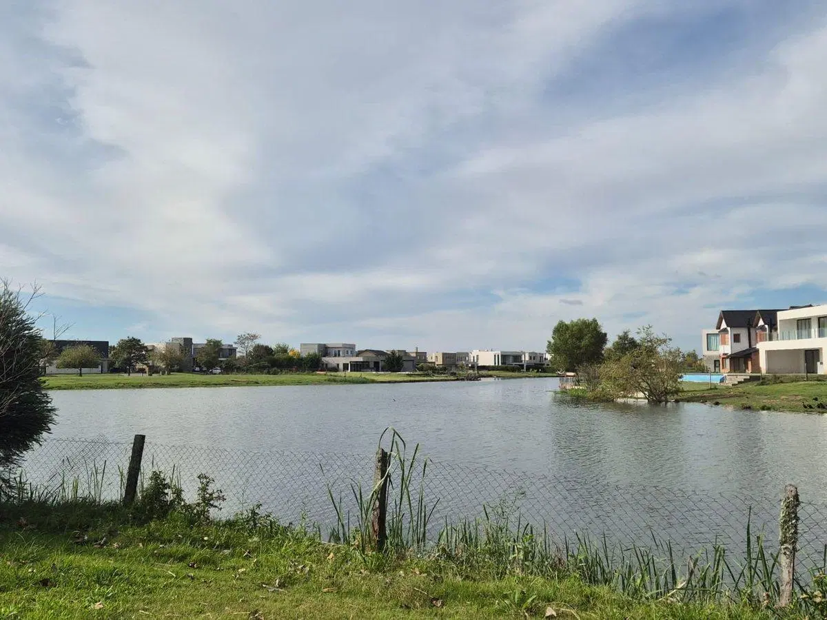 VENTA LOTE EN EL BARRIO EL CANTON ISLA A LA LAGUNA 3