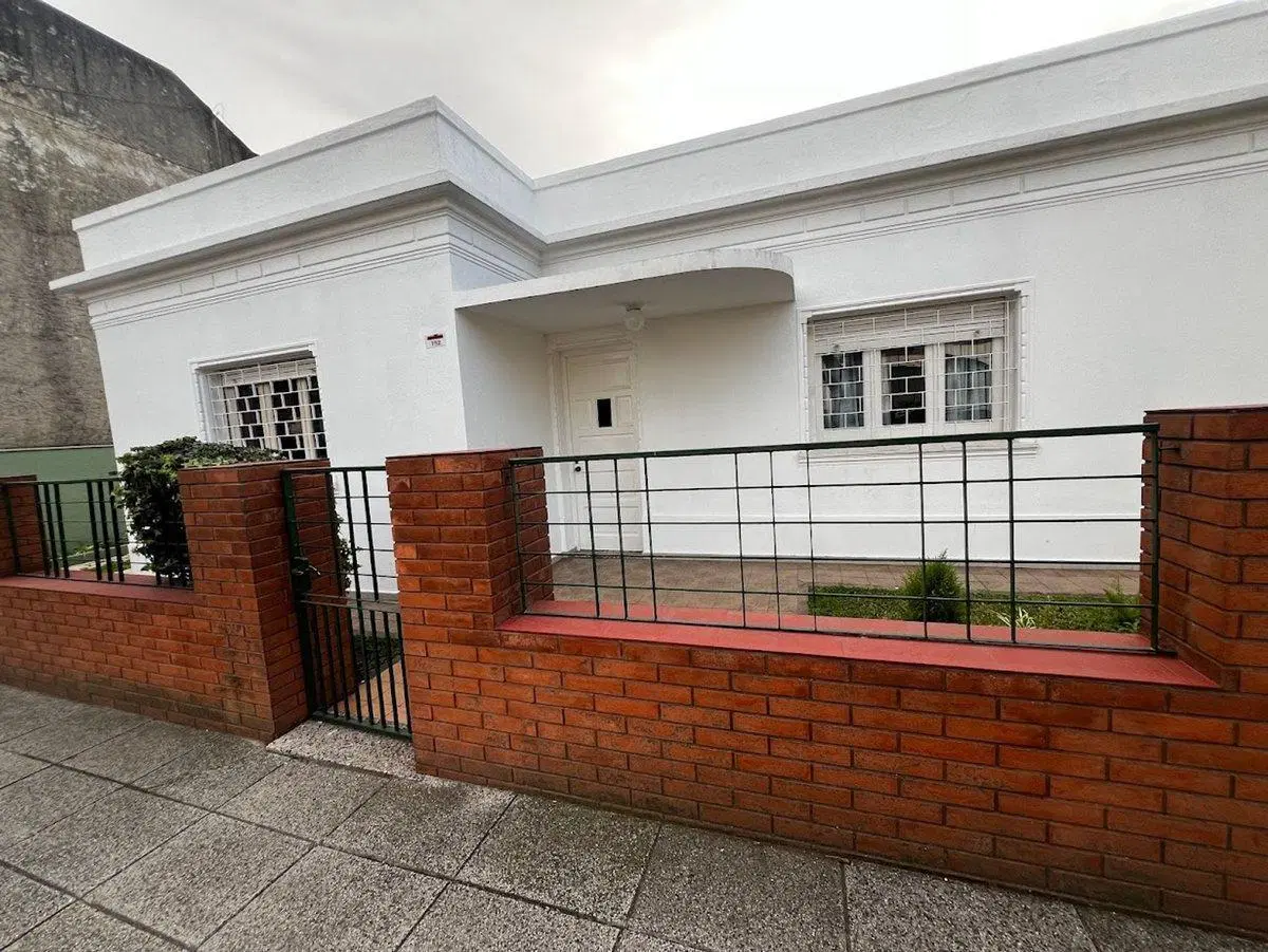 VENTA CASA DE 5 AMBIENTES DOBLE LOTE VILLA MADERO 4