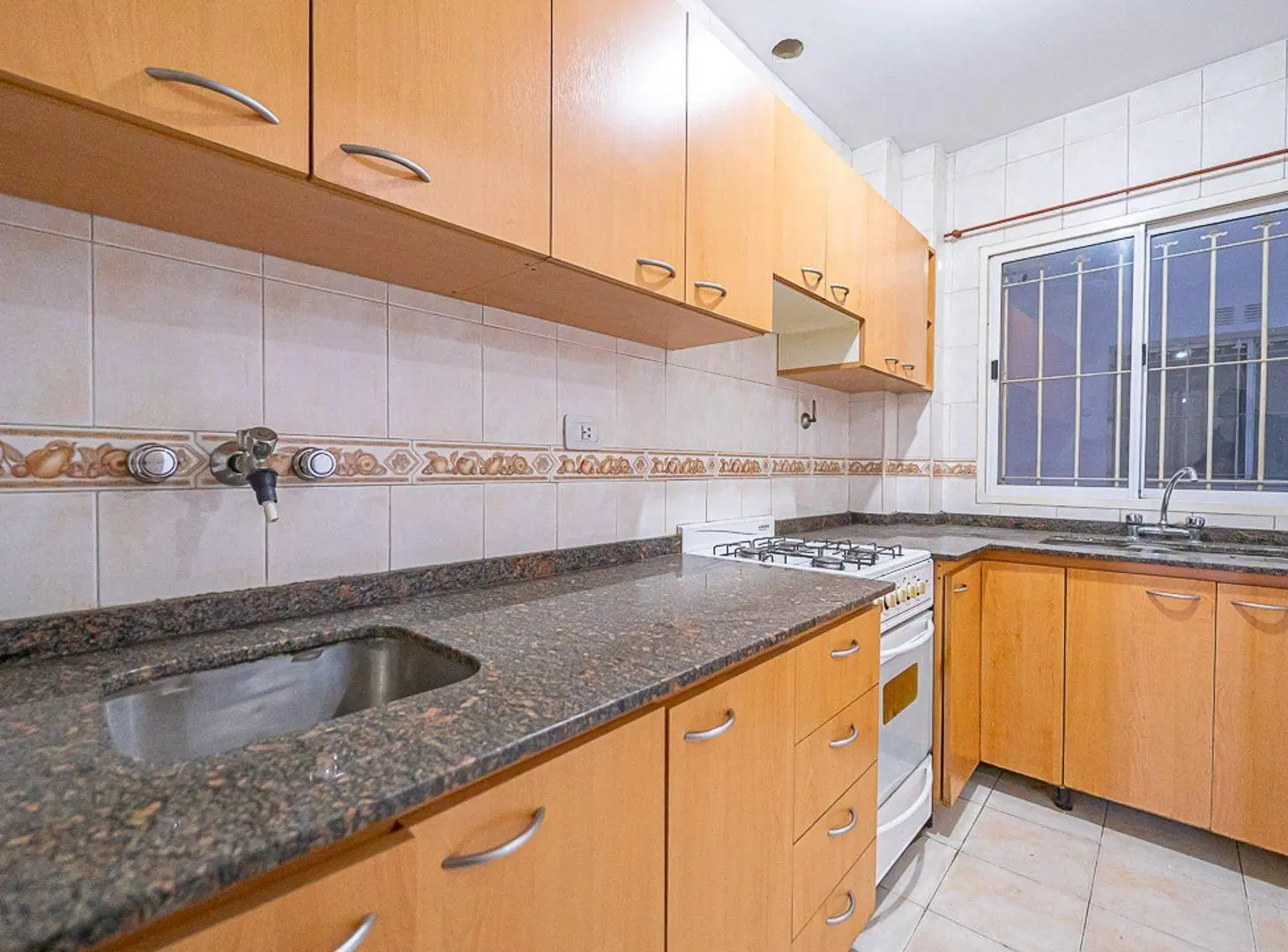 VENTA DEPARTAMENTO 3 AMBIENTES LA TABLADA 5