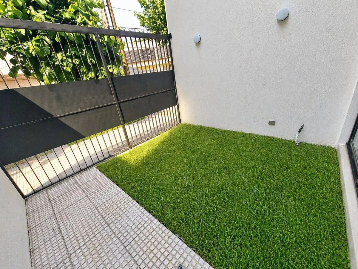 VENTA DEPARTAMENTO 1 AMBIENTE SANTOS LUGARES PATIO 3