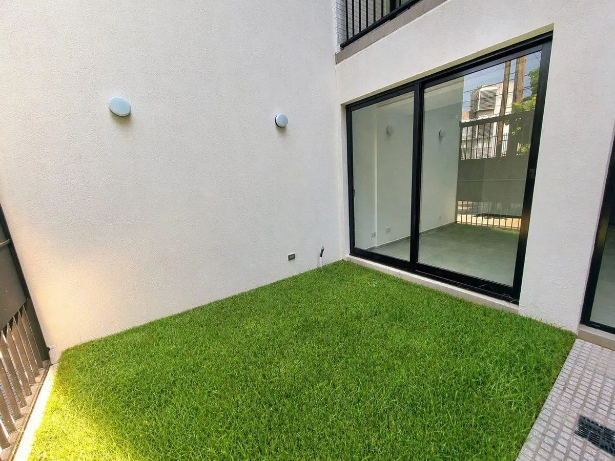 VENTA DEPARTAMENTO 1 AMBIENTE SANTOS LUGARES PATIO 5