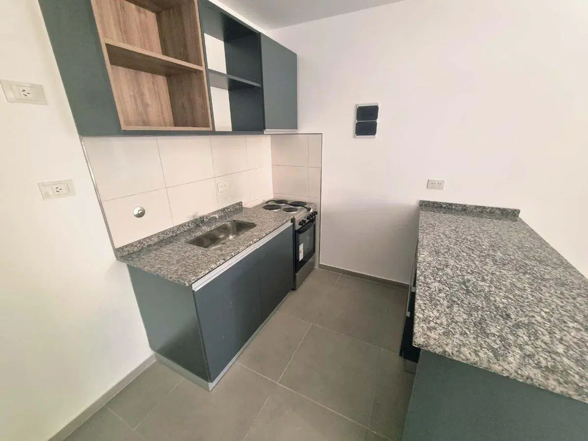 VENTA DEPARTAMENTO 1 AMBIENTE SANTOS LUGARES PATIO 3