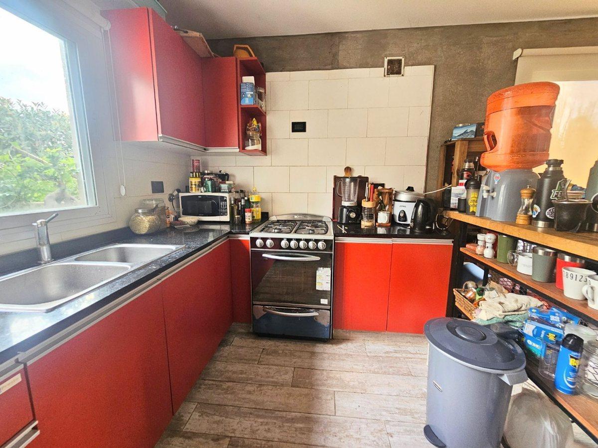 Foto de VENTA CASA ALVAREZ DEL BOSQUE 5 AMBIENTES PERMUTA, imagen 5