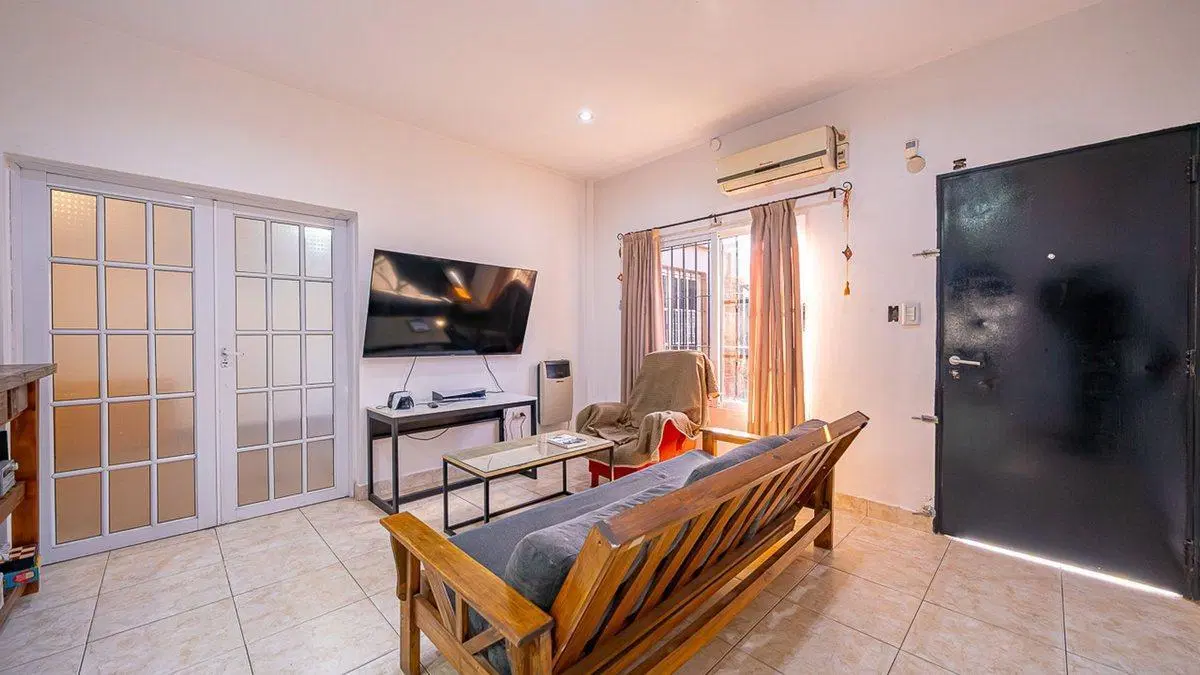 VENTA CASA 7 AMB ADROGUE RESTAURADA PILETA GARAGE 2