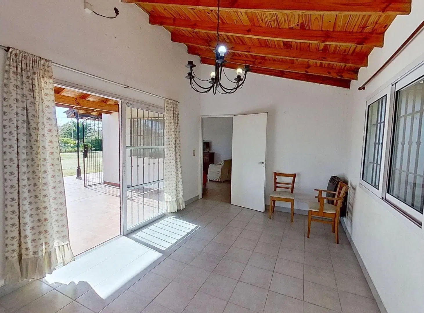 VENTA CASA EL REMANSO SOBRE LOTE 1585 M2 PILETA 2