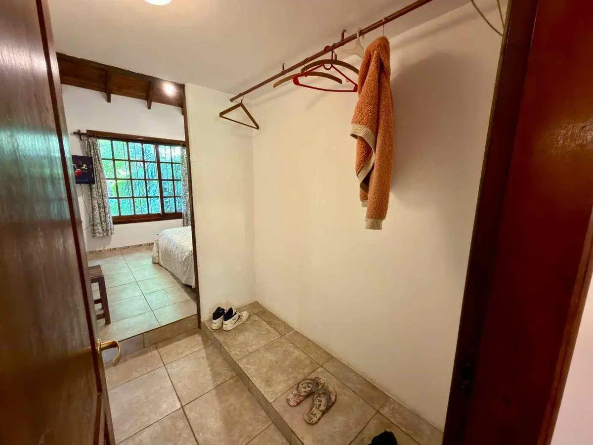 VENTA CASA CON PILETA EN SORDEAUX CERCA HINDU CLUB 4