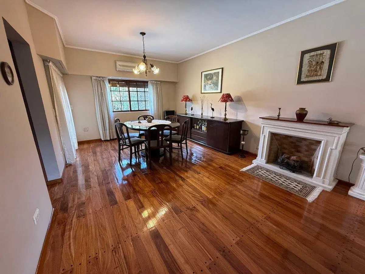 VENTA CASA 4 AMBIENTES CON PILETA CIUDAD EVITA 3