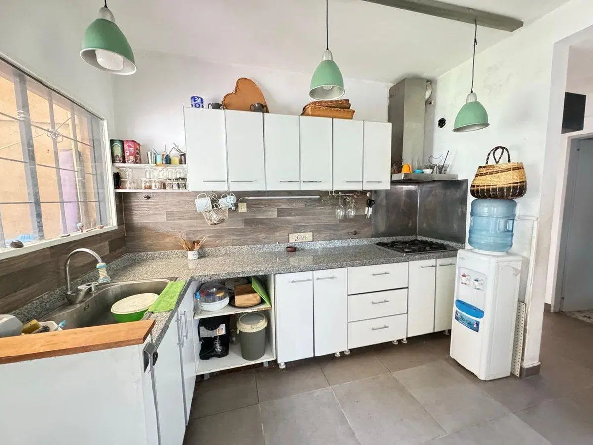 CASA 4 AMBIENTES VENTA PARQUE LELOIR PARQUE 5