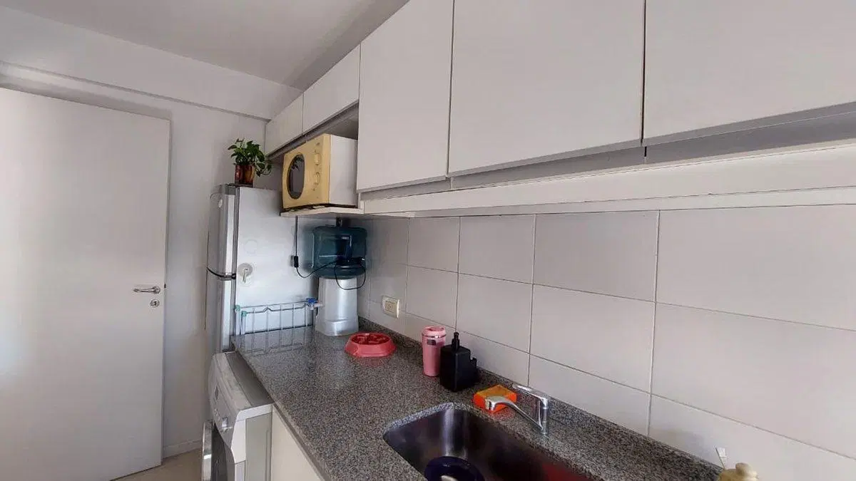 DEPARTAMENTO 2 AMBIENTES COCINA SEPARADA COCHERA 2