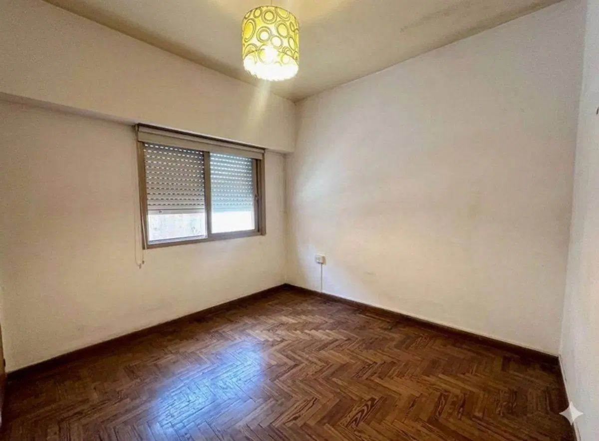 VENTA PH 3 AMBIENTES Y PATIO EN CASTELAR ESTACION 5