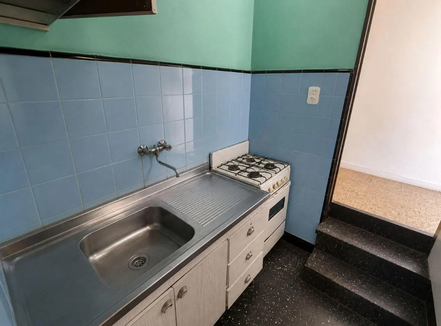 VENTA CASA MULTIFAMILIAR A REFACCIONAR AGRONOMIA 3