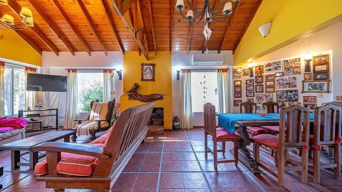 ALQUILER CASA 4 AMBIENTES BARRIO LAS PERDICES 5