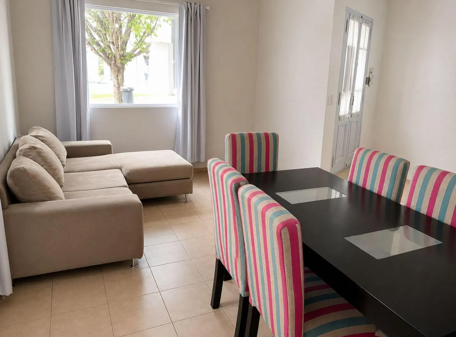 VENTA CASA DE 4 AMBIENTES BARRIO PRIVADO EN MORENO 8