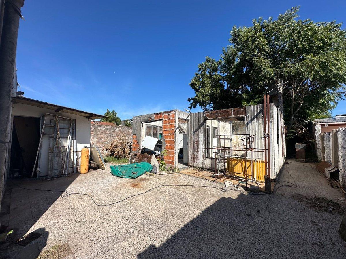 Foto de VENTA 2 CASAS LOTE 530 PARQUE JOHNSTON HURLINGHAM, imagen 2