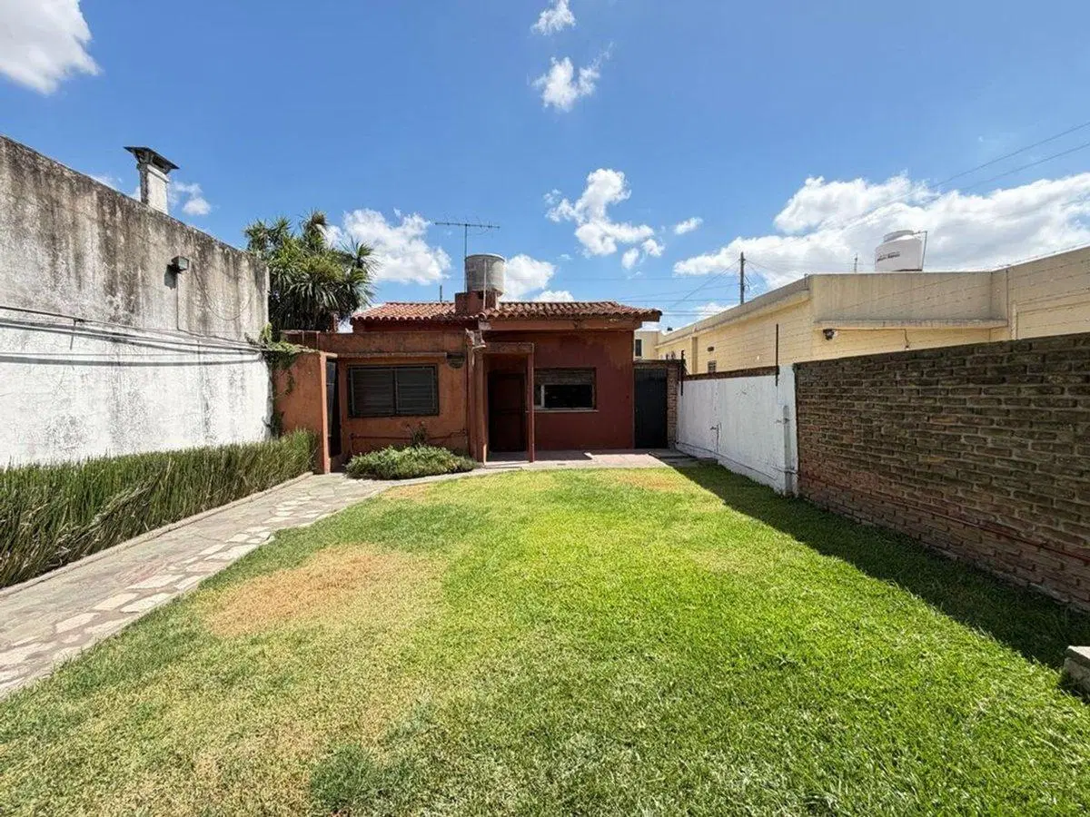 VENTA 2 CASAS 3 AMB RAMOS MEJIA LOTE PROPIO 5
