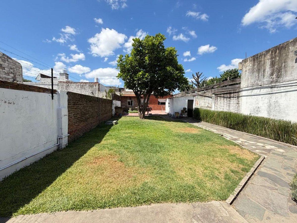 VENTA 2 CASAS 3 AMB RAMOS MEJIA LOTE PROPIO