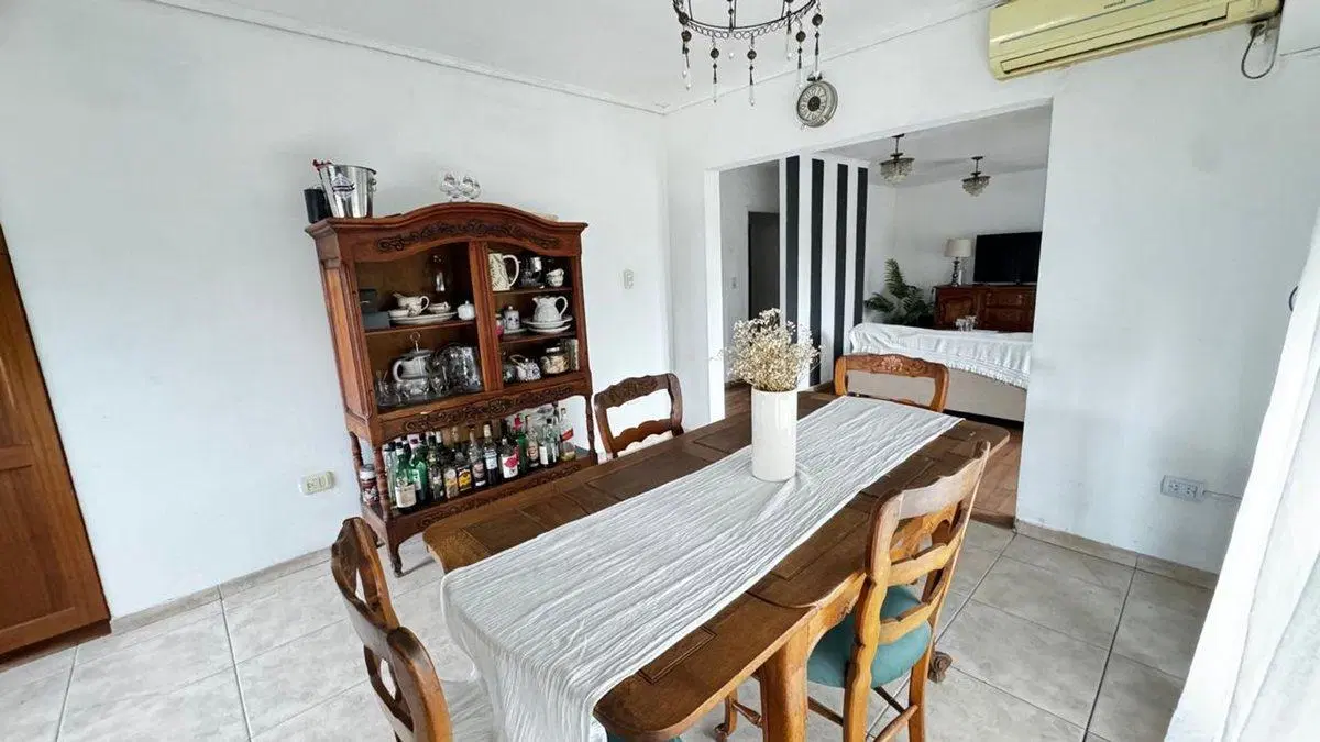 CASA 4 AMBIENTES VENTA ITUZAINGO NORTE PILETA 4