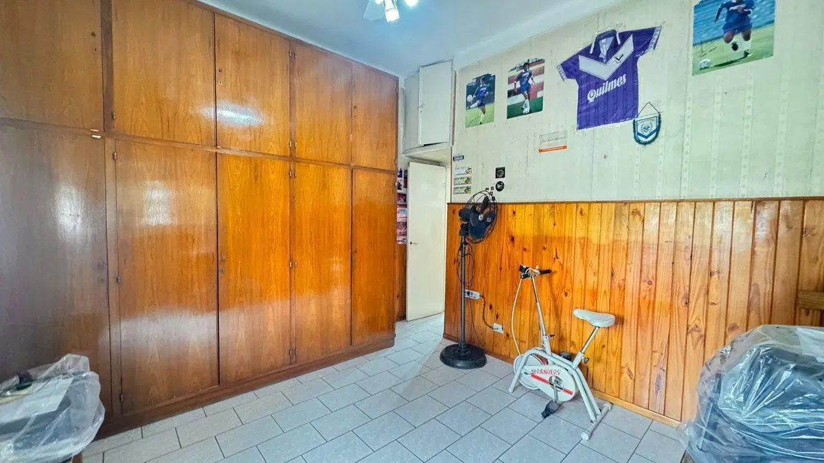 VENTA PERMUTA CASA 5 AMBIENTES JARDIN PILETA 1.395 5