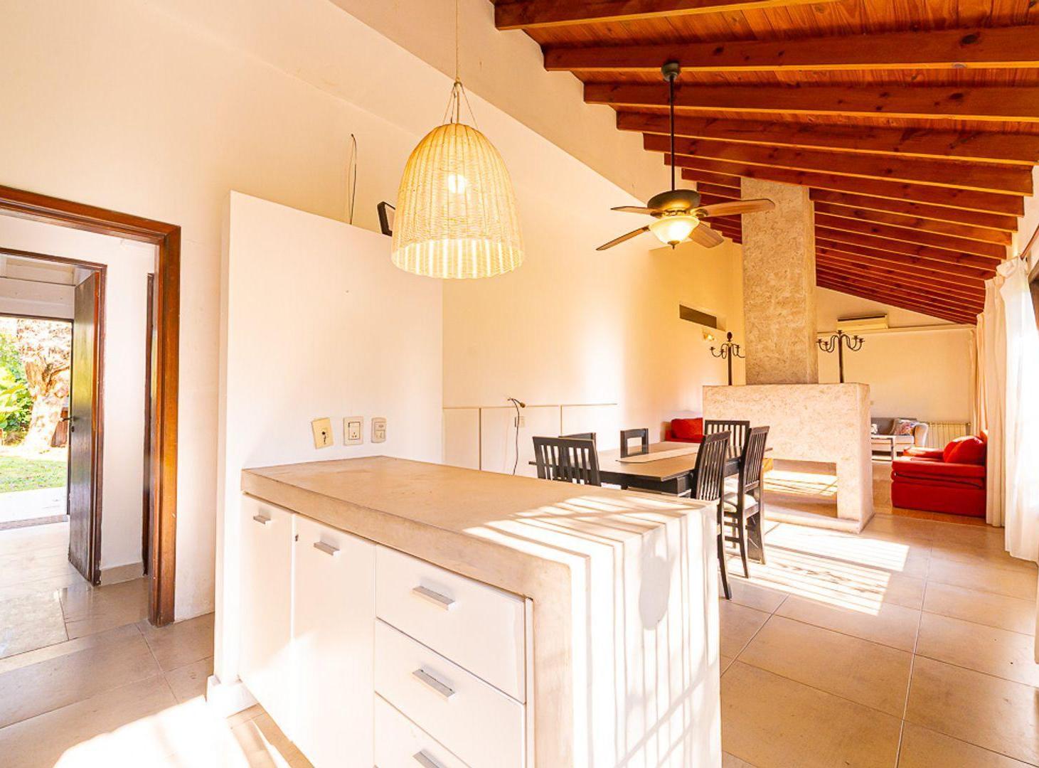 CASA 5 AMBIENTES EN TALAR DE PACHECO ENORME PARQUE