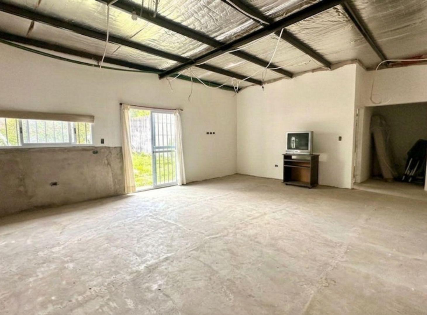 VENTA CASA A TERMINAR EN GENERAL RODRIGUEZ PILETA