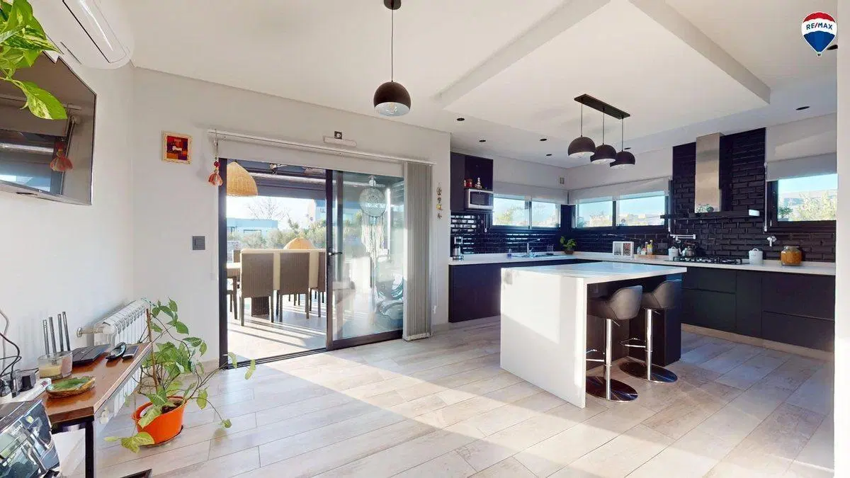 CASA 4 AMBIENTES BARRIO SANTA RITA 287 M2 5