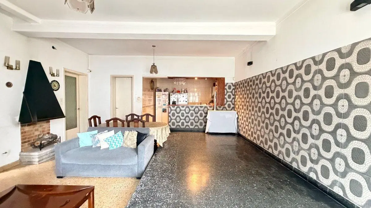 CASA MULTIFAMILIAR GALPÓN TERRAZA APTO CREDITO 3