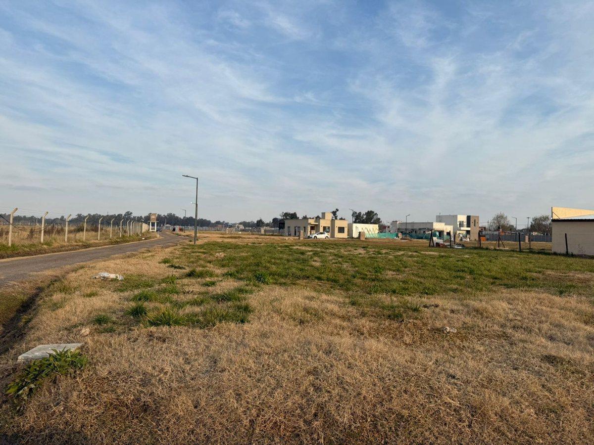 LOTE BARRIO LAGUNA AZUL 361 M2 EZEIZA