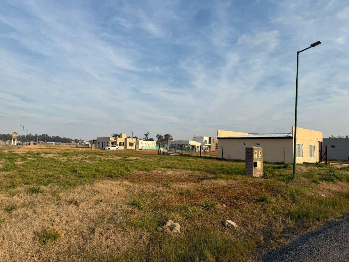 LOTE BARRIO LAGUNA AZUL 361 M2 EZEIZA