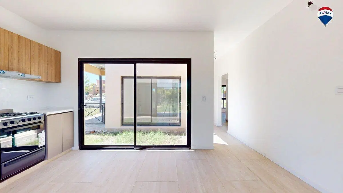 CASA TRES AMBIENTES EN BARRIO LAGUNA AZUL 118M2 4
