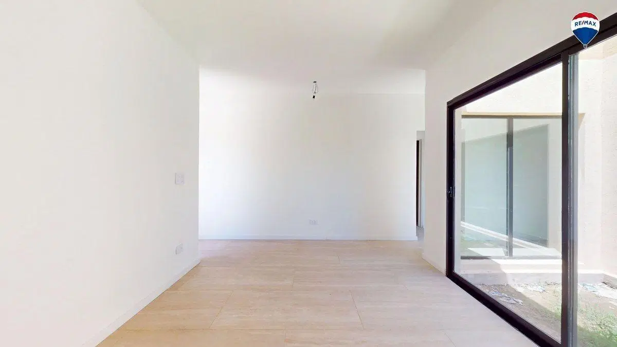 CASA TRES AMBIENTES EN BARRIO LAGUNA AZUL 118M2 3