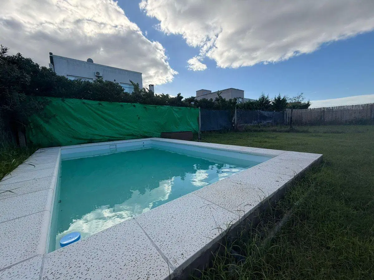 CASA TRES AMBIENTES EN BARRIO LAGUNA AZUL 118M2 5