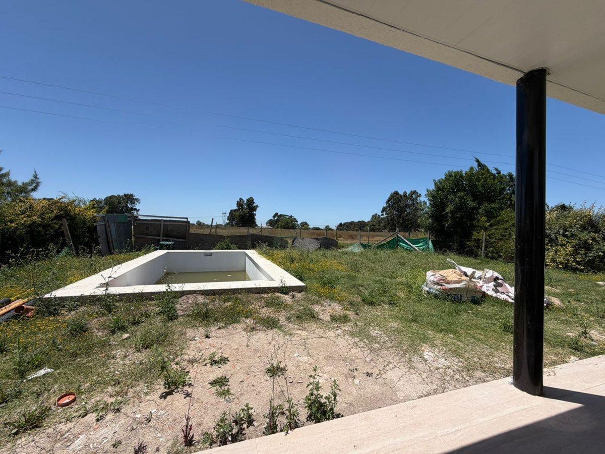 CASA 4 AMBIENTES EN BARRIO LA ALAMEDA 150 M2