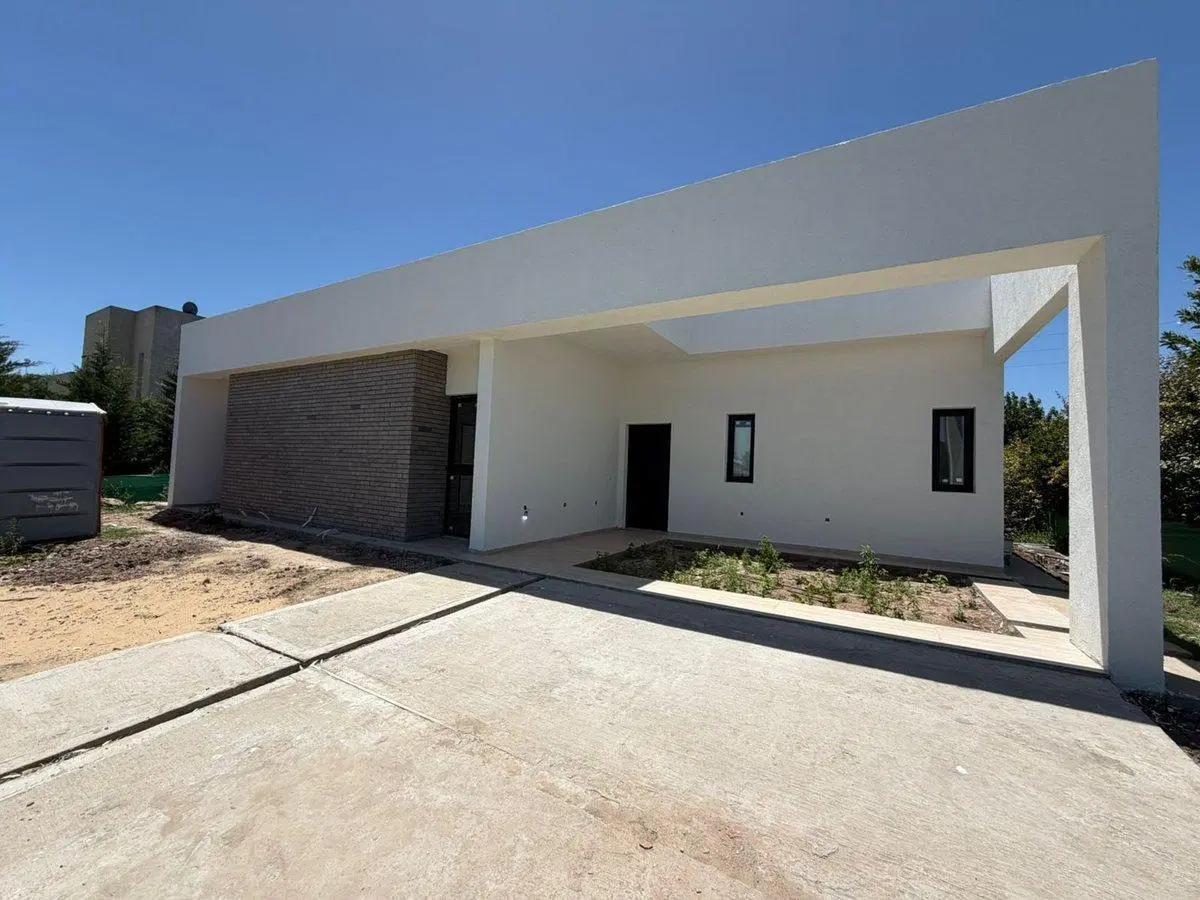 CASA 4 AMBIENTES EN BARRIO LA ALAMEDA 150 M2 2
