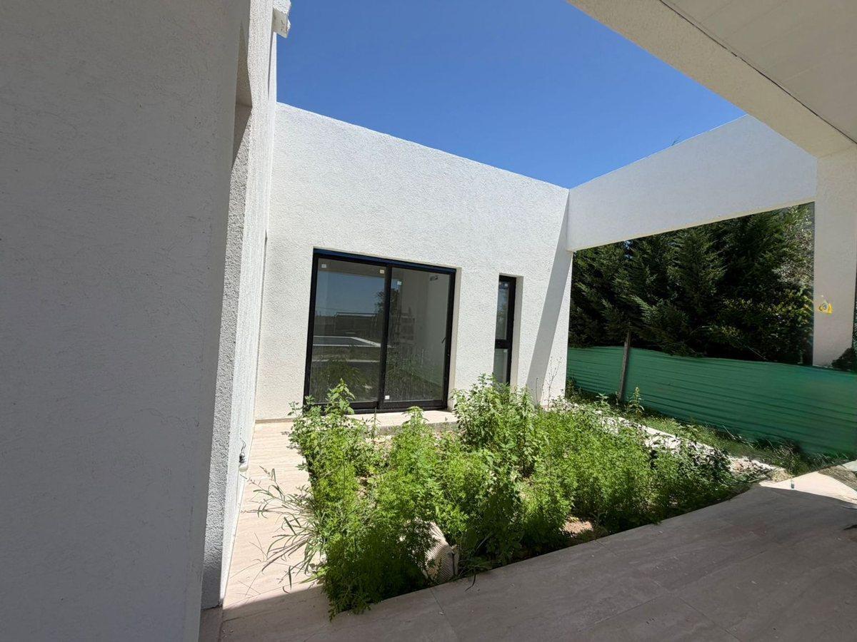 CASA 4 AMBIENTES EN BARRIO LA ALAMEDA 150 M2