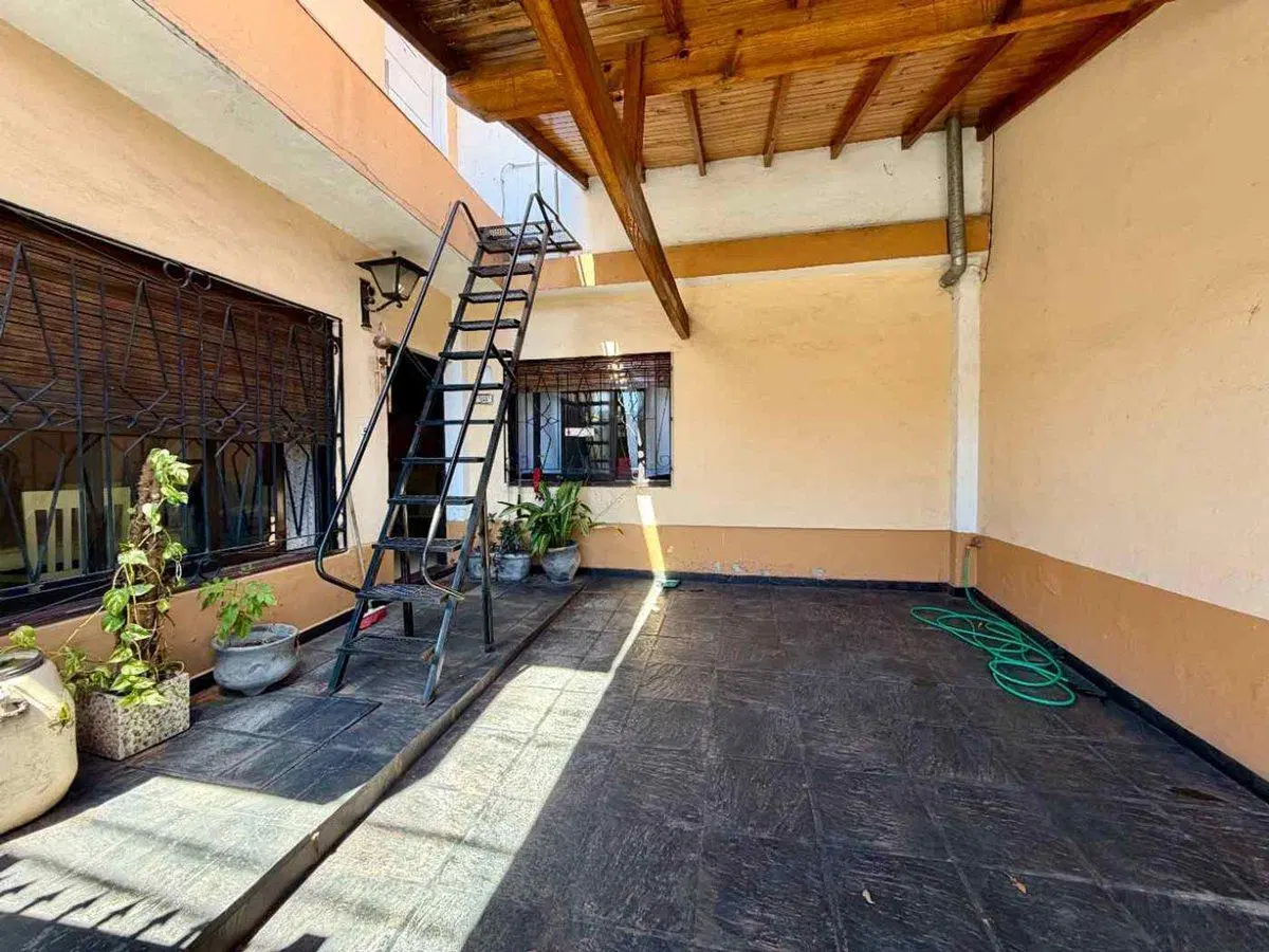 CASA VENTA 4 AMBIENTES VILLA SARMIENTO CON PATIO 5