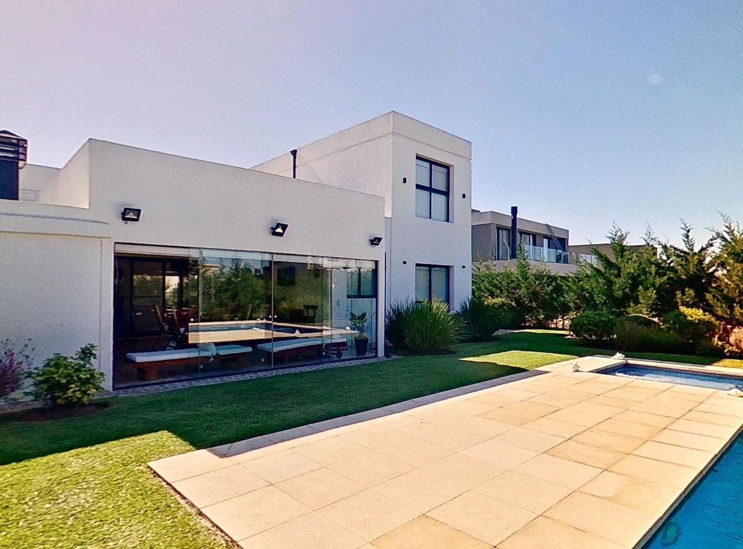 VENTA CASA 4 AMBIENTES PILETA CANNING LA ALAMEDA