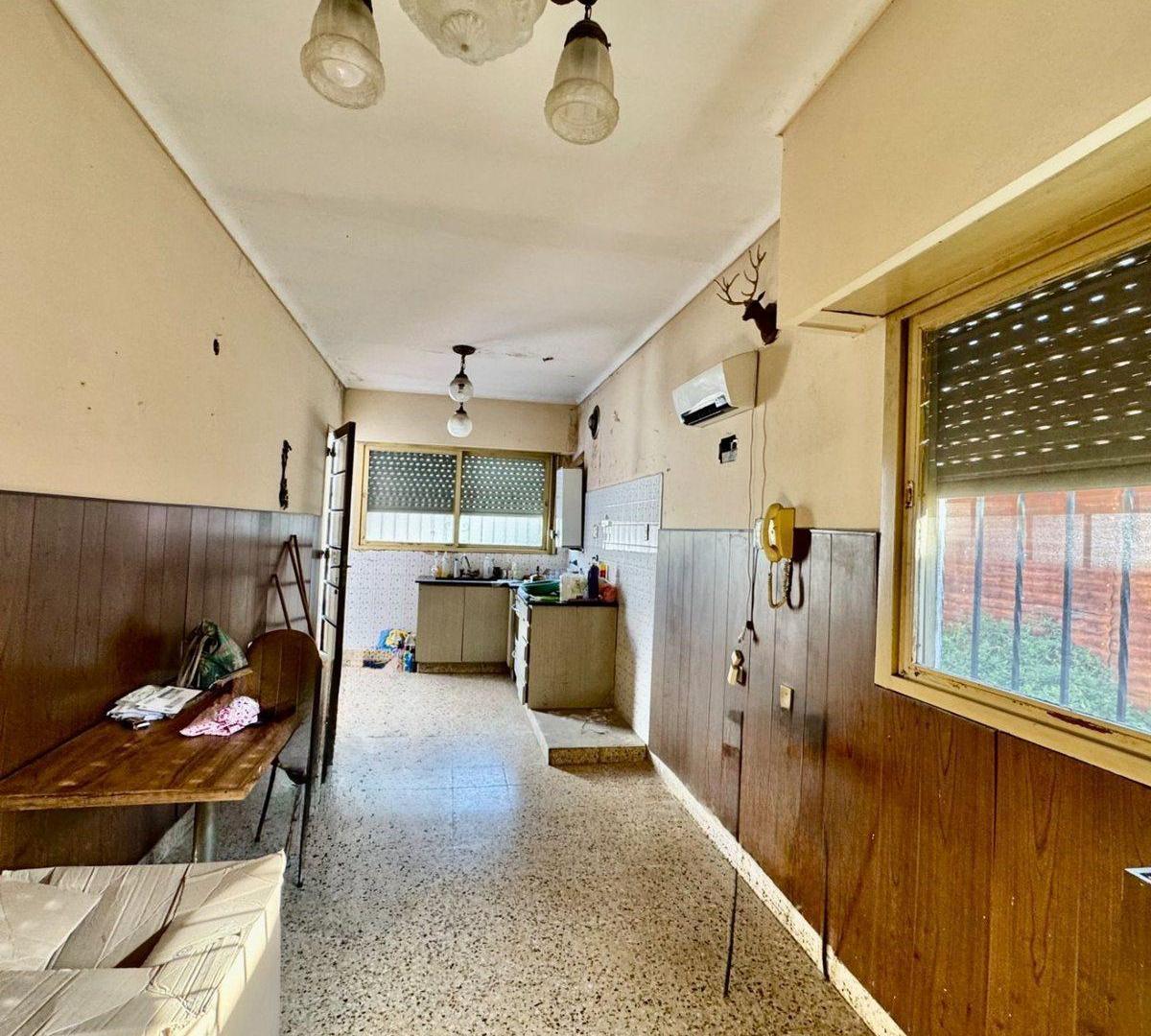 VENTA CASA TRES AMBIENTES EN DOCK SUD GRAN LOTE