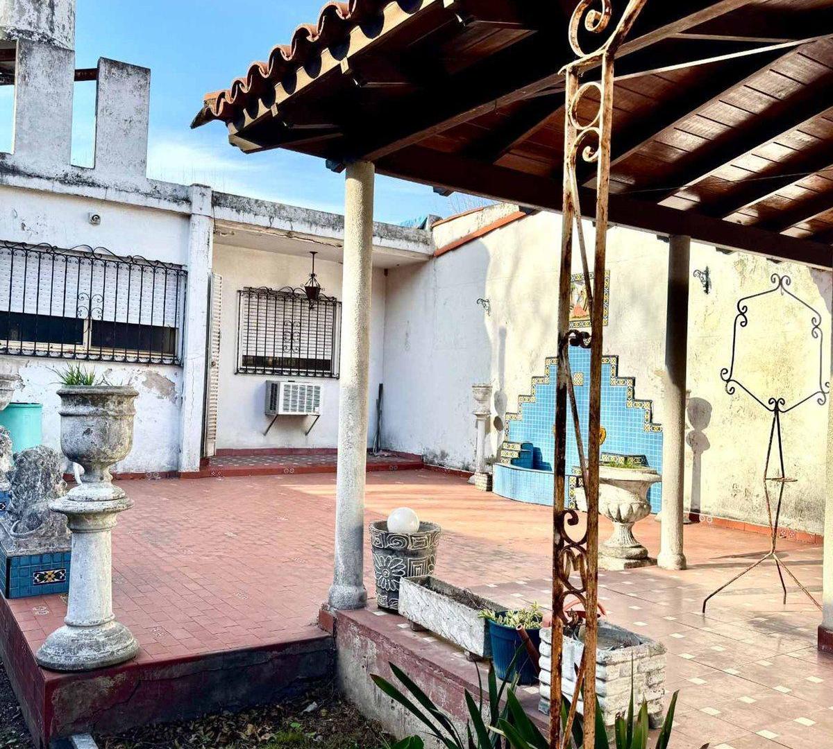 VENTA CASA TRES AMBIENTES EN DOCK SUD GRAN LOTE